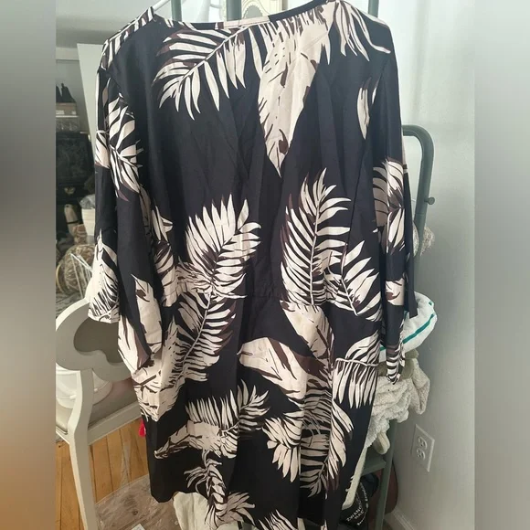 OS - Tropical Beach Coverup - Picture 2 of 3